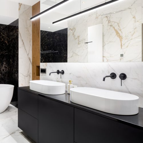 badkamer renovatie met badkamermeubels en inloopdouche